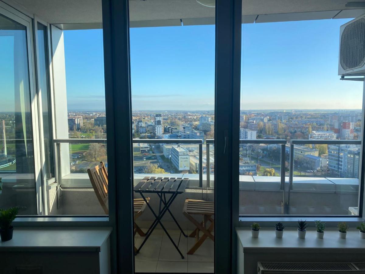 Apartmán Fantastic View From The 20Th Floor Bratislava Exteriér fotografie
